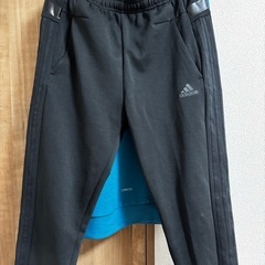 adidasジャージの画像