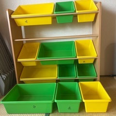 おもちゃ収納棚の画像