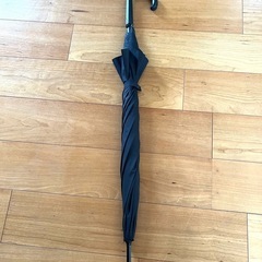 ブラック 長傘 新品同様 シンプルデザインの画像