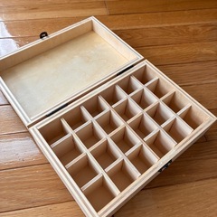木製エッセンシャルオイル収納箱の画像
