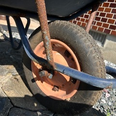商談中　一輪車　ネコ車　土木　訳ありの画像