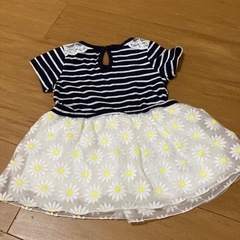 ⑧花柄ボーダートップス　110cmの画像