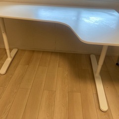 IKEA BEKANT  Ｌ字デスク の画像