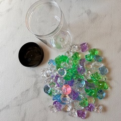 ゲーセンの石80個　容器ごと差し上げますの画像