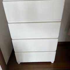 衣装ケースの画像