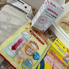 哺乳瓶、レンジ消毒器、ミルクストックバッグの画像