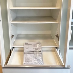 美品 ニトリ食器棚の画像