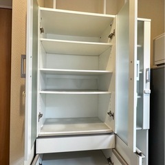 美品 ニトリ食器棚の画像