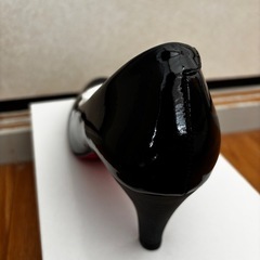 KiBERA ハイヒールパンプス 24.5cm ブラックエナメル の画像