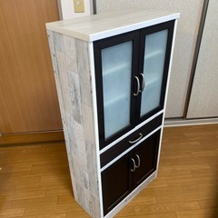 【募集中】食器棚差し上げますの画像