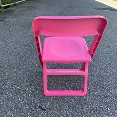 プラスチック製　椅子の画像
