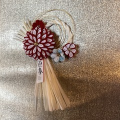 つまみ細工のしめ飾りの画像