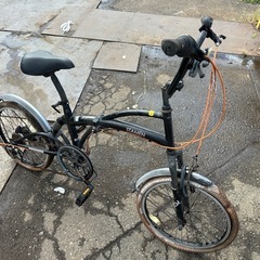 折りたたみ自転車　サスペンション付き　ギア付き　ハンドル　アウトドア　の画像