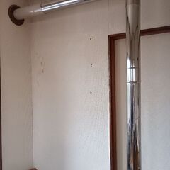 煙突式小型ストーブの画像