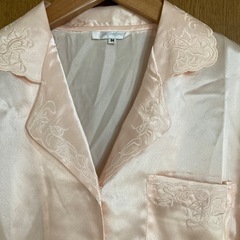 6.未使用品　シルク風パジャマ　Mサイズの画像
