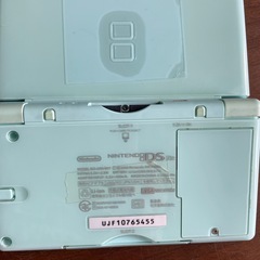 任天堂DS ジャンク　電源は入ります。コードあり。の画像