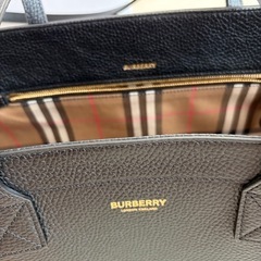 𝐁𝐮𝐫𝐛𝐞𝐫𝐫𝐲👜新品未使用の画像