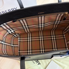 𝐁𝐮𝐫𝐛𝐞𝐫𝐫𝐲👜新品未使用の画像