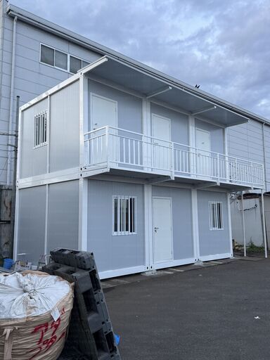 仮設住宅、プレハブ住宅、店舗、仮設ハウス、プレハブハウス、現場事務所、受付室はカスタマイズ可能です。トイレとシャワーもございます