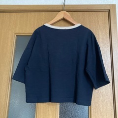 11.美品　GU 半袖カットソーの画像