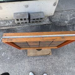 レトロモダンな雰囲気！木製額縁入りのレリーフ飾り額の画像