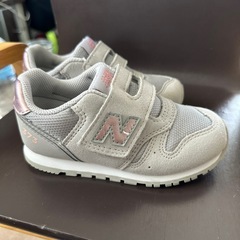ニューバランススニーカーの画像