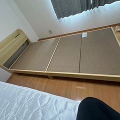 新品ベッドフレームの画像