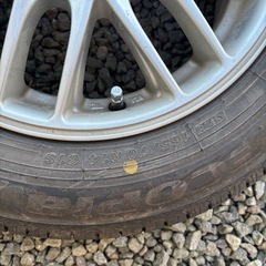 美品23年製バリ溝アルミ付き165/70R14の画像