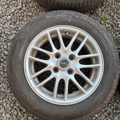 美品23年製バリ溝アルミ付き165/70R14の画像