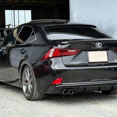 総額228.7万円★レクサスIS　350Fスポーツ　8.7万キロ　サンルーフ　マークレビンソン　TRDエアロ　　TRDマフラー　赤革シート　RSR車高調　Fスポーツ純正18インチAW　フロント3面ゴーストフィルムの画像
