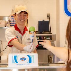 家事・育児と両立OK！主婦スタッフ活躍中／ブルーシールパイナガマ店の画像