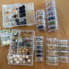ビーズ、金具、パーツ系　大量セットの画像