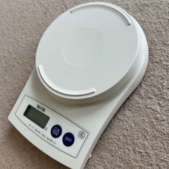 タニタ　キッチンスケール　電子表示の画像