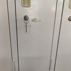 ★来店限定★　8人用スチールロッカー　鍵欠品あり　の画像
