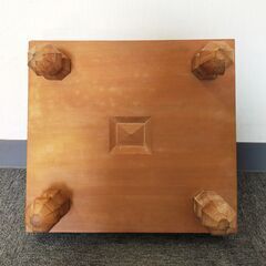 △ 囲碁盤 基盤 脚付き 高さ 21cm 幅 42cm 奥行 45.3cm 厚さ 18.2cm ひび、日焼け等あり 現状渡しの画像