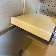 大型食器棚の画像