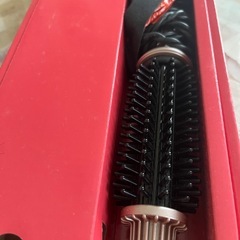 ヘアアイロン（ロール型ブラシ）箱入りの画像