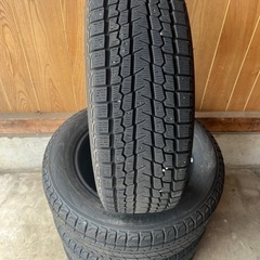 組み換え無料中古スタッドレスタイヤ225/65R17 102Q ヨコハマGO75の画像