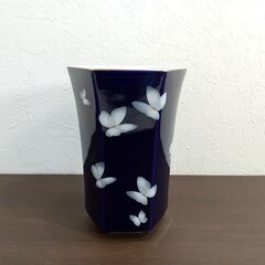 香蘭社/ 六角/ 花瓶/ ルリ/ 蝶々/ フラワーベース/磁器/ 陶磁器/ 花器/ 工芸/ インテリア/ 古美術/ 工芸品 C0EX01050の画像