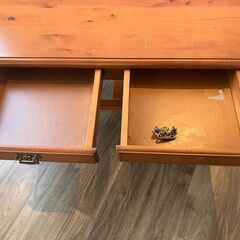 （再）【中古 取手外れ有り】スペイン製 高級木製テーブル／センターテーブル・テレビボードにもの画像