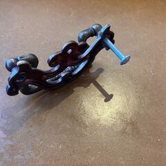 （再）【中古 取手外れ有り】スペイン製 高級木製テーブル／センターテーブル・テレビボードにもの画像