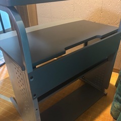 パソコンデスクの画像