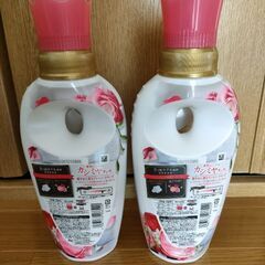 柔軟剤2本の画像