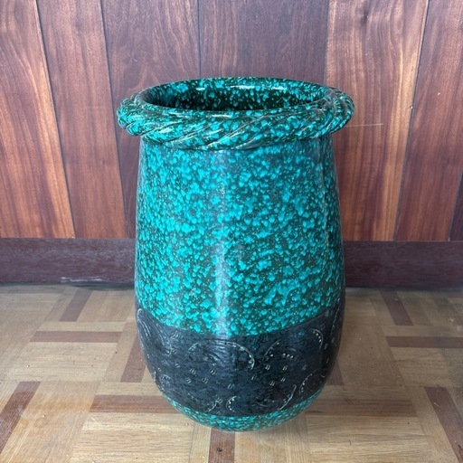 花入れ・壺・花瓶・傘入れ