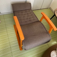 1人用リクライニング椅子の画像