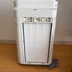 【配送可能】シャープ空気清浄機プラズマクラスター　KC-L50-W の画像