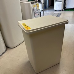 【ゴミ箱】【小サイズ】クリーニング済み【管理番号10710】野の画像