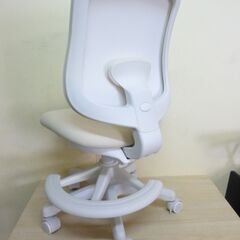2-4　未使用/新品　廃盤カラー品　学習椅子 長く使える多機能 着座ロックON/OFF ウレタン 子供 小学生 キャスター付き 背もたれ調節 足置き 高さ調節 かわいい の画像