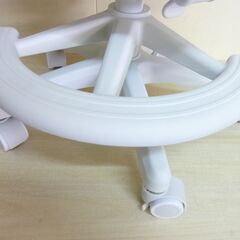 2-4　未使用/新品　廃盤カラー品　学習椅子 長く使える多機能 着座ロックON/OFF ウレタン 子供 小学生 キャスター付き 背もたれ調節 足置き 高さ調節 かわいい の画像