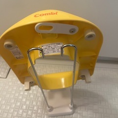 補助便座とスタンドの画像